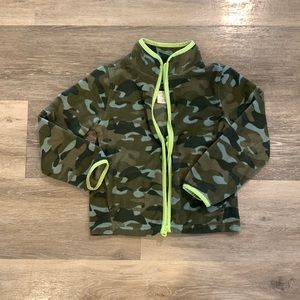 OshKosh Camo fleece zip-up jacket Toddler Boy Size 5